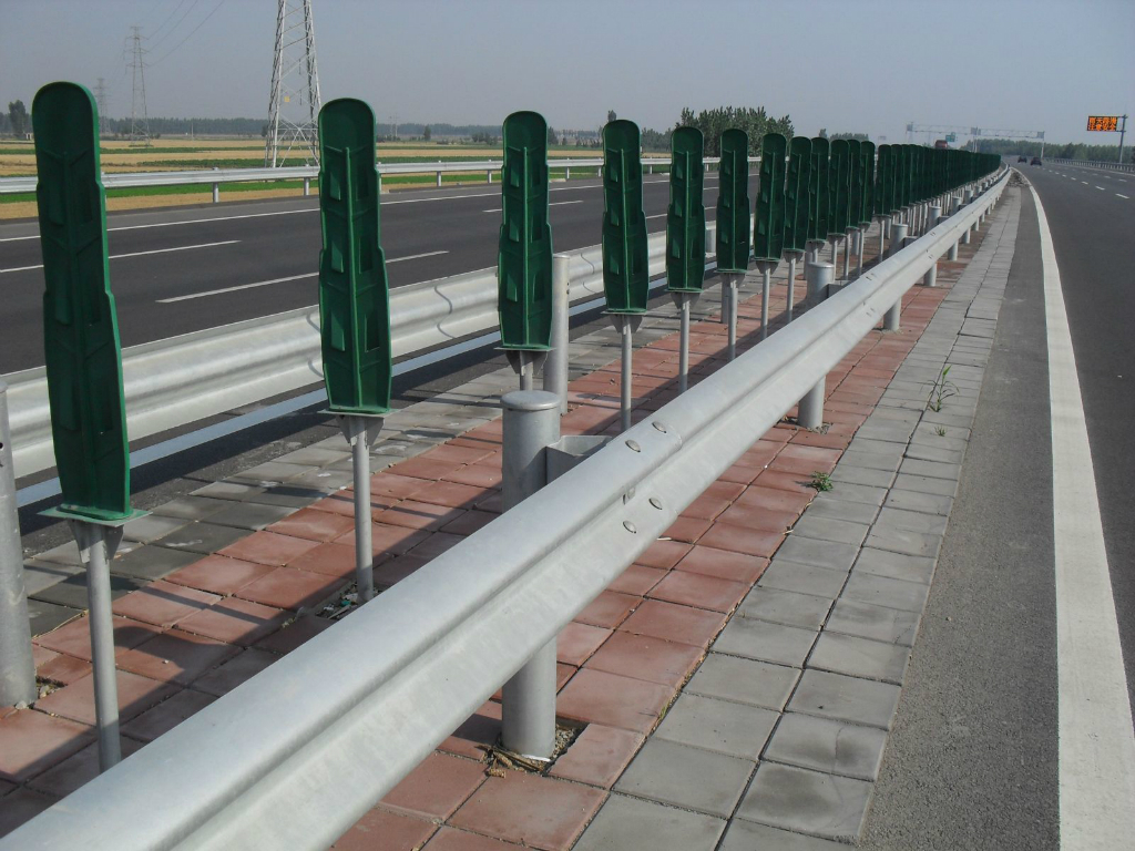 高速公路護欄