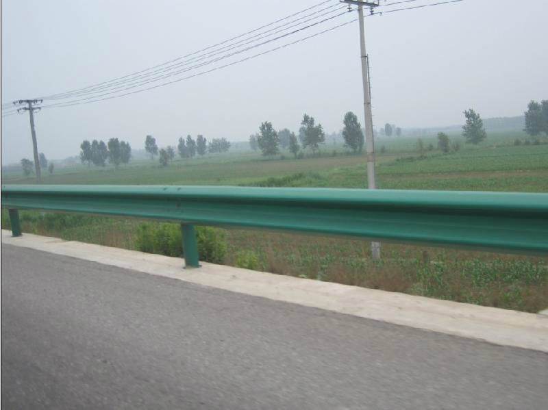 道路護欄有哪些優(yōu)勢？